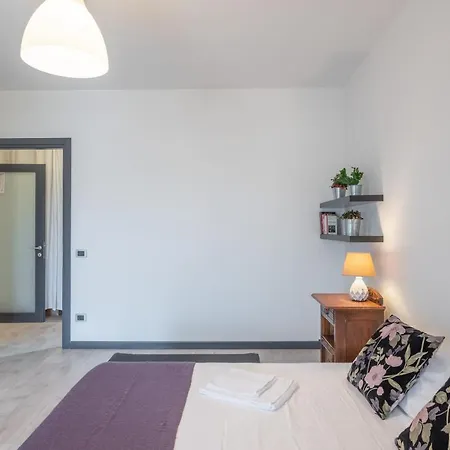 Cappella Degli Scrovegni Grey Apartment